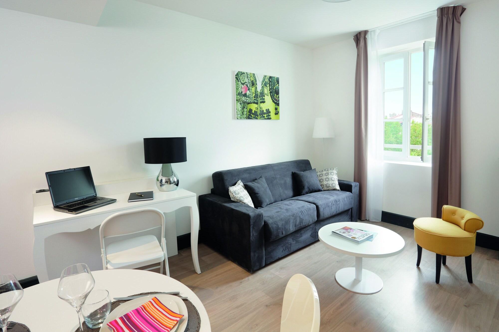 Appart'City Collection Nimes Arenes Bagian luar foto