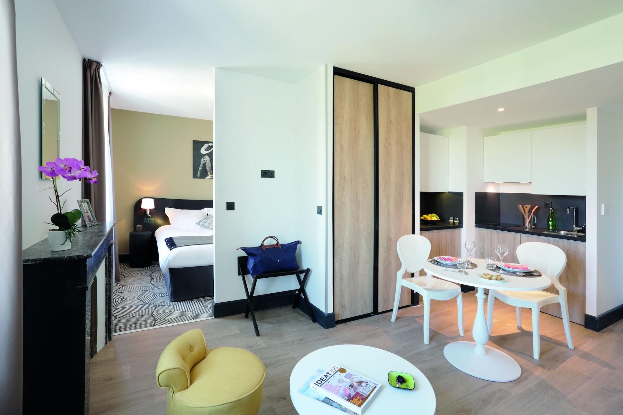 Appart'City Collection Nimes Arenes Bagian luar foto