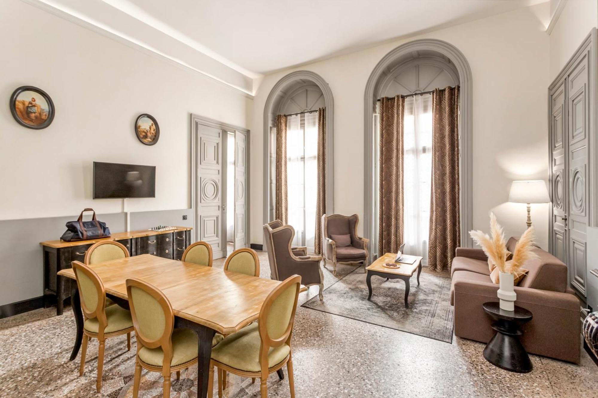 Appart'City Collection Nimes Arenes Bagian luar foto