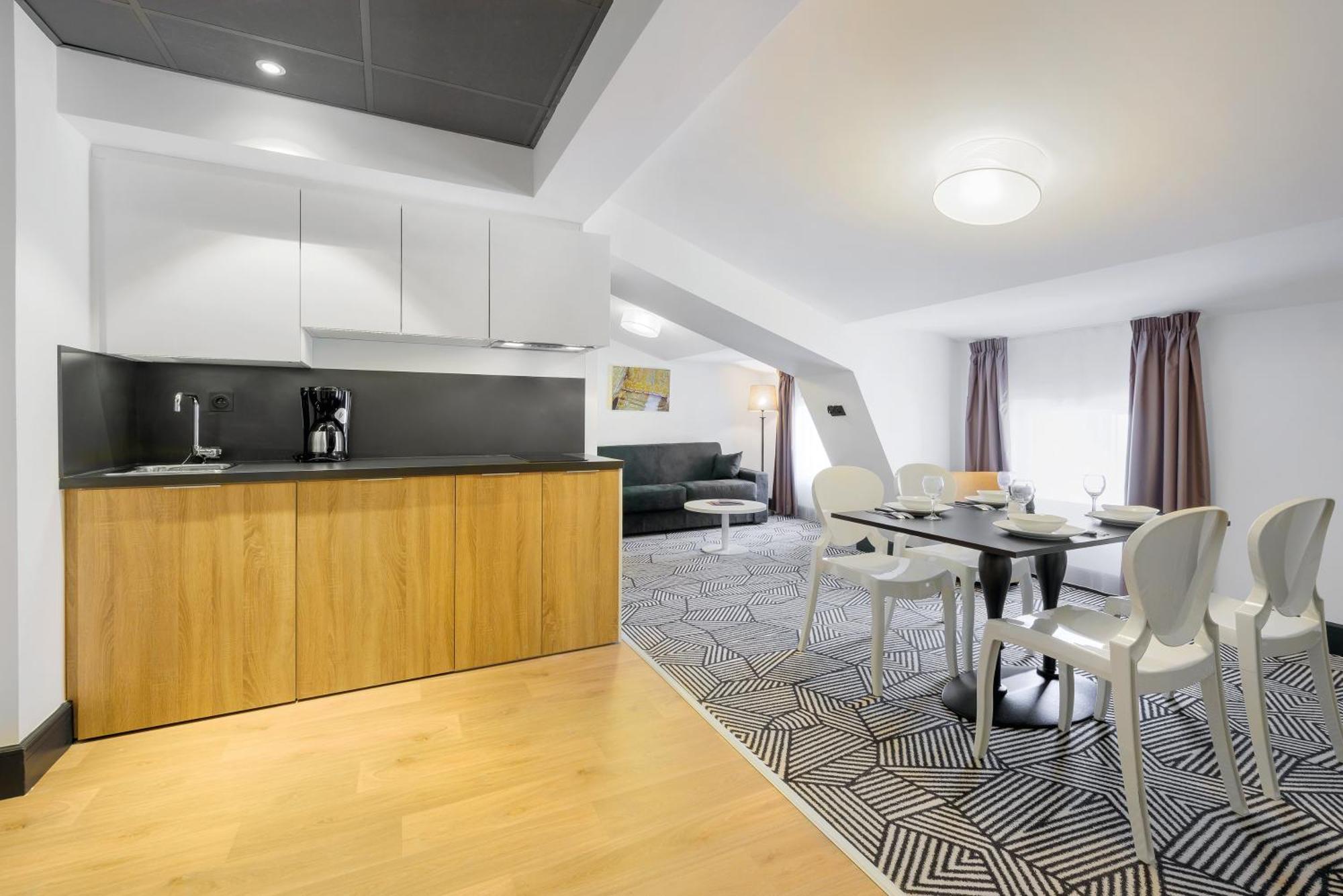 Appart'City Collection Nimes Arenes Bagian luar foto